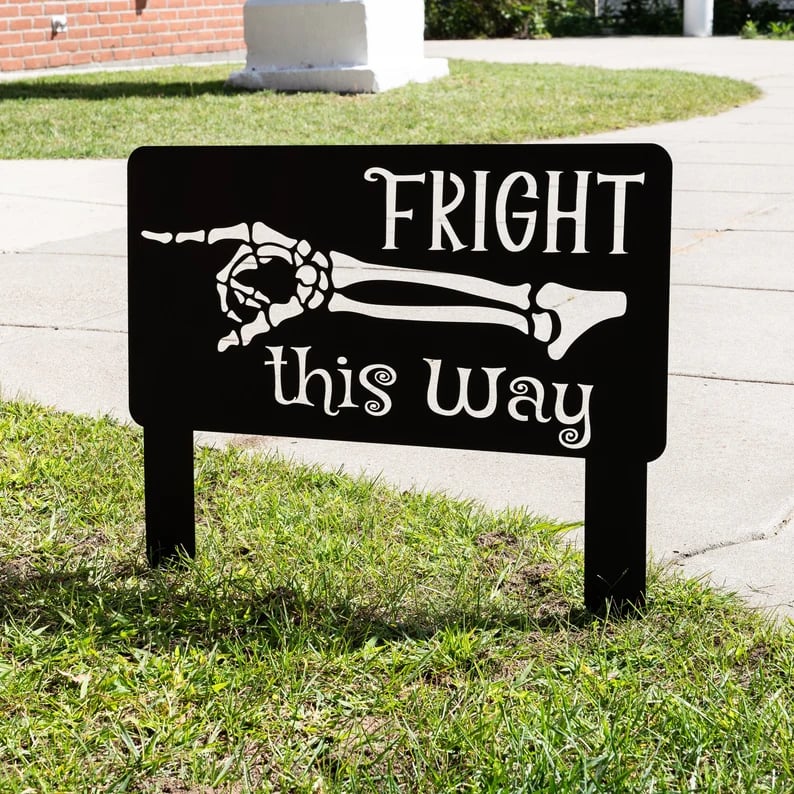 🎉👻New Halloween Fright this Way Metal Yard Sign