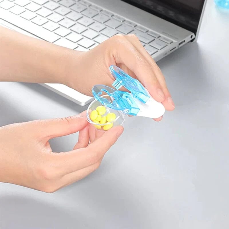 🔥Hot Sale -💊Portable Pill Taker Household Gadgets