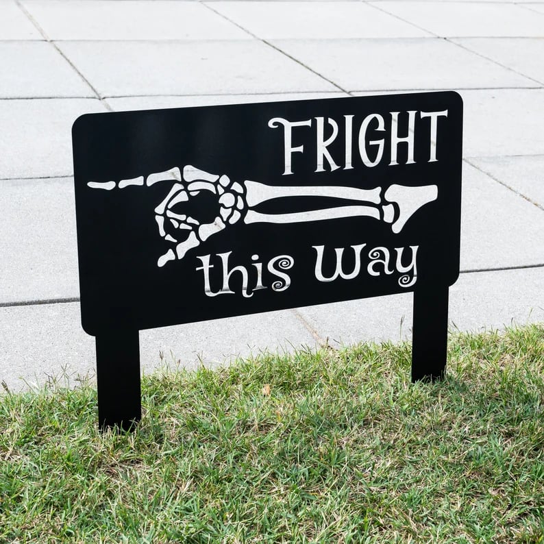 🎉👻New Halloween Fright this Way Metal Yard Sign