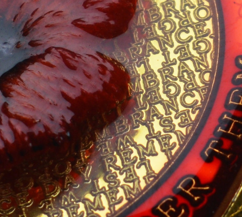 🕊️ Armistice Commemorative Poppy Badge 🌺