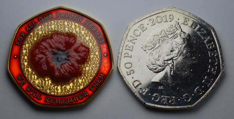 🕊️ Armistice Commemorative Poppy Badge 🌺