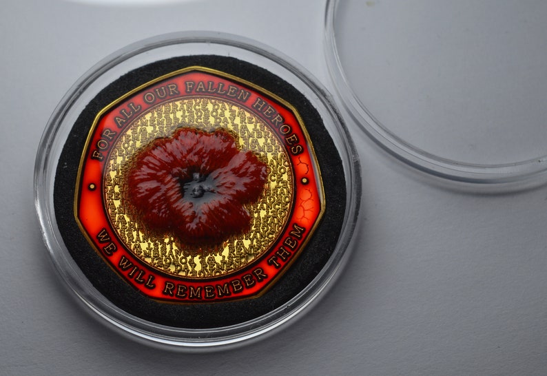 🕊️ Armistice Commemorative Poppy Badge 🌺